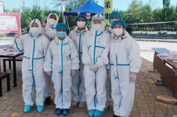 向白衣天使致敬！